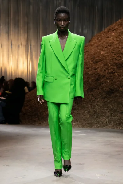Look 8